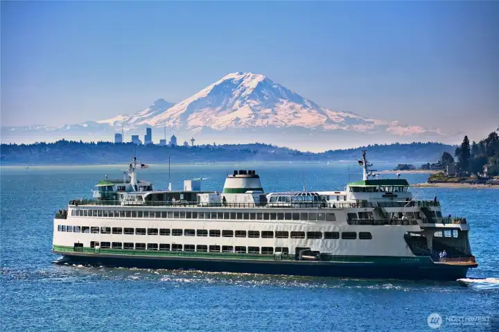 Kingston to Edmonds ferry service and Kingston to Seattle fast ferry service - minutes away!!