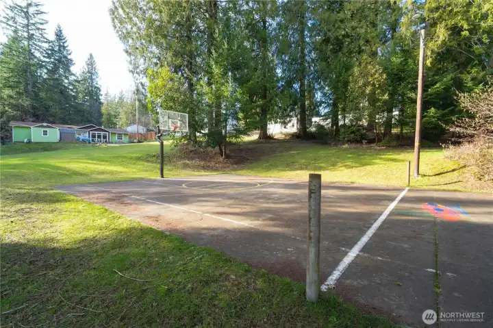 Tennis & Basketball court