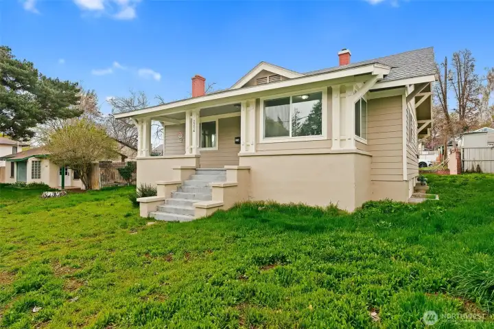 Welcome to 2214 Summitview Avenue