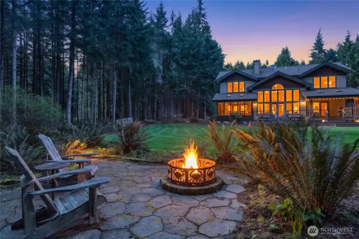 Relax in your very own oasis, as you enjoy outdoor bliss and indoor luxury.