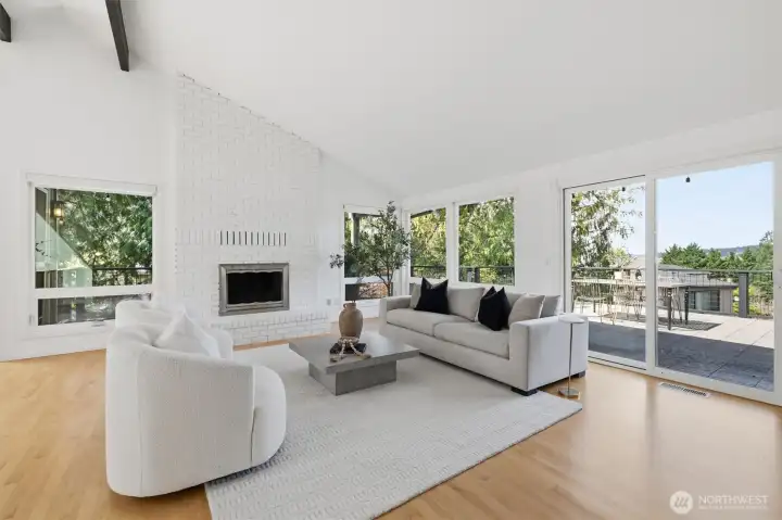 Tons of window light