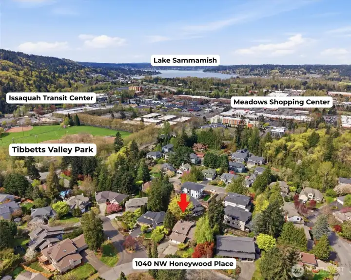 Close by so many shops and parks