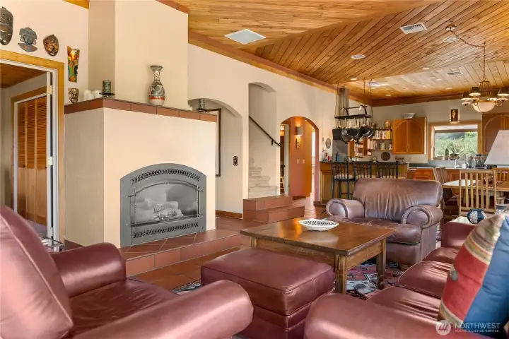 Beautiful lines, warm and cozy...this open floor plan is comfortable and flows just right! Beautiful lines, warm and cozy...this open floor plan is comfortable and flows just right!