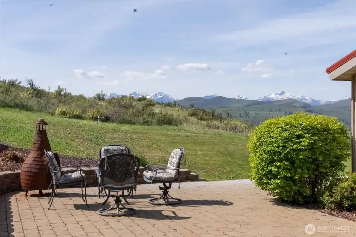 Great private patio. Great private patio.