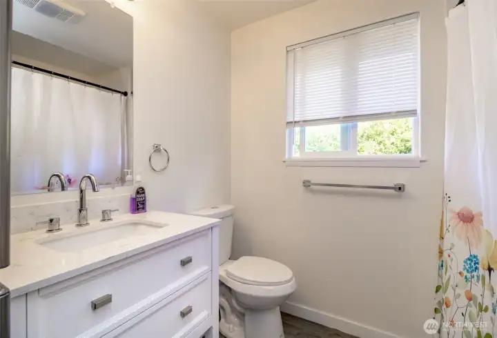 Full bath, completely updated