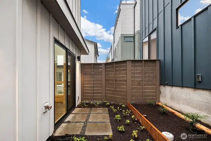 Photo of similar home, 4414