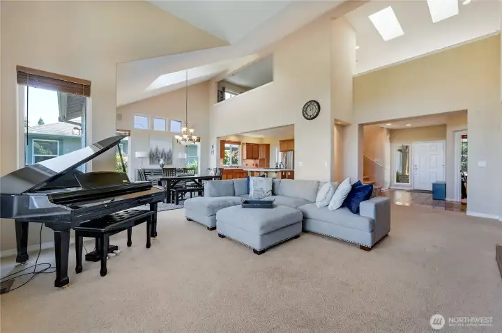 Living room with plenty of space for all your furniture