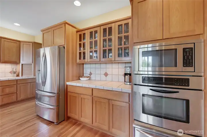 Plenty of storage and cabinets in the kitchen