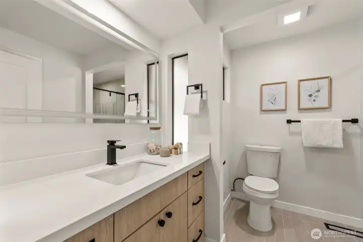 Hallway full  bathroom