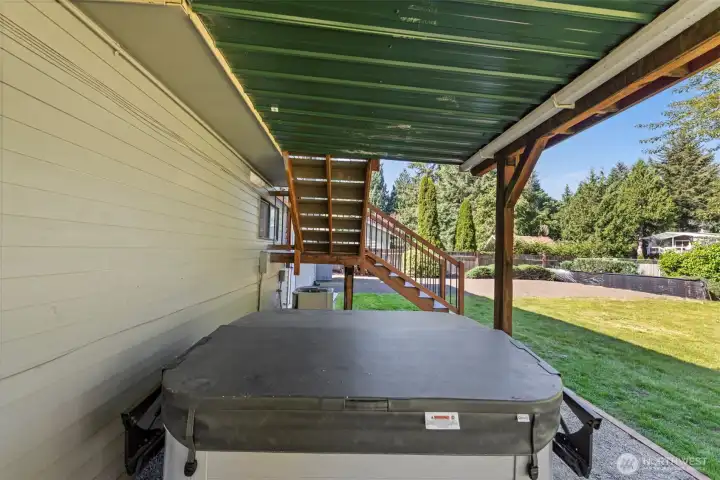 Fully covered Hot Tub
