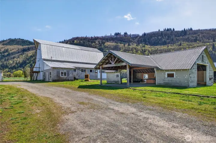 Gazebo & Barn Gazebo & Barn