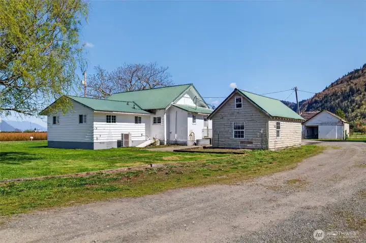 House & Carriage House House & Carriage House
