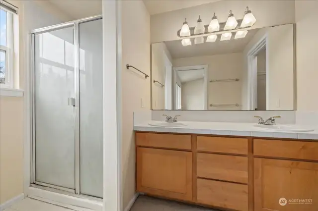 3/4 Bath off Main Bedroom w walk in closet