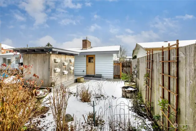 South line of backyard & flower garden area