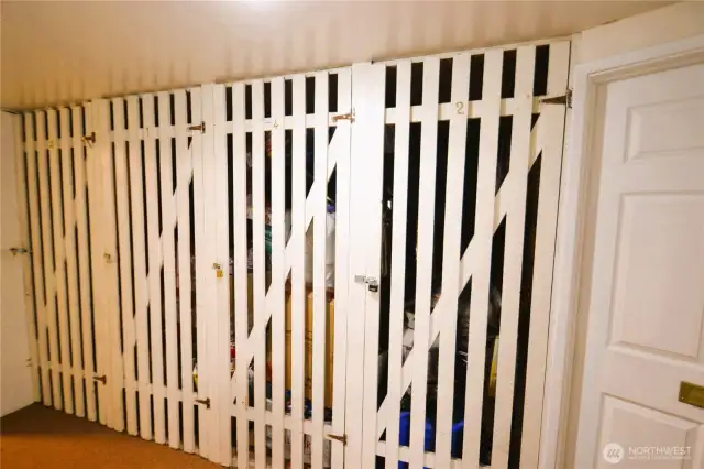 Storage locker for each tenant