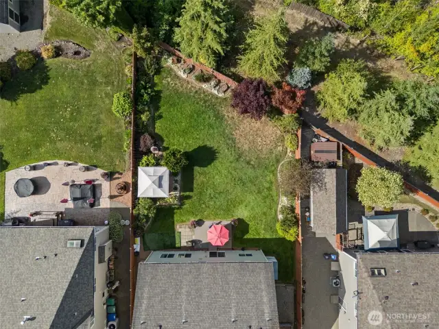 Beautifully landscaped and maintained. Also you can see the trail that you can access from the backyard. THe other direction leads to Black Diamond open space ideal for your morning run