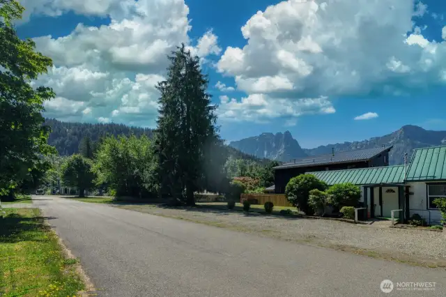 Imagine waking up in the storybook town of Index ~ where mountain peaks scrape the sky.