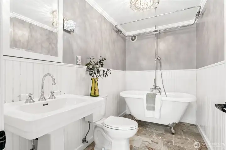 2nd Bathroom