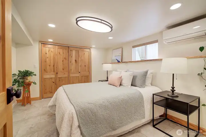 Bedroom #5 could double as an office!