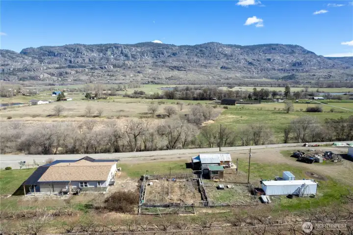 Facing east, showing garden and small pasture/pin area
