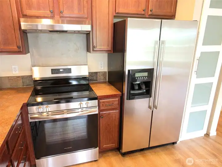 Stove, Refer & Pantry Stove, Refer & Pantry