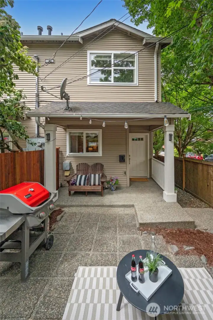 The spacious and sunny patio is perfect for out door fun and alfresco dining. The spacious and sunny patio is perfect for out door fun and alfresco dining.