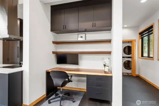It couldn't get any more convenient than this well-thought-out office nook tucked into the living area.