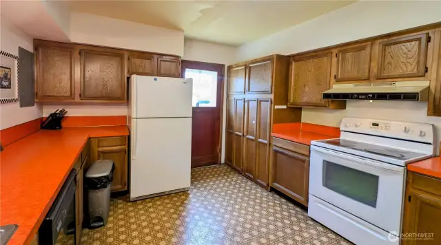 Bright and colorful kitchen.