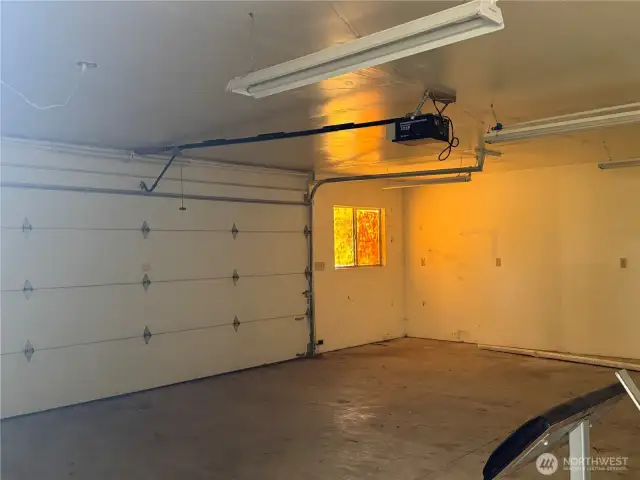 oversized 2 car garage with allet access