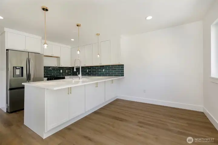 Double sided storage under the island
