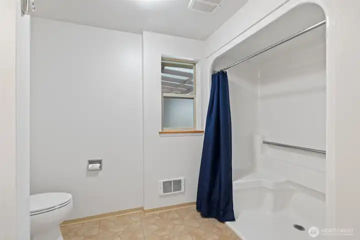 Primary Bathroom w/ walk-in shower