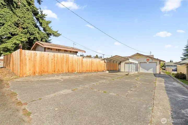 Driveway to Garage from Alley