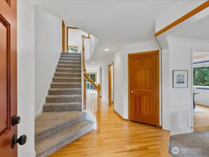 OPEN, INVITING ENTRYWAY