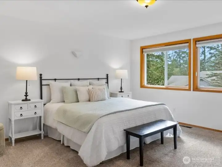 LARGE, LIGHT FILLED PRIMARY