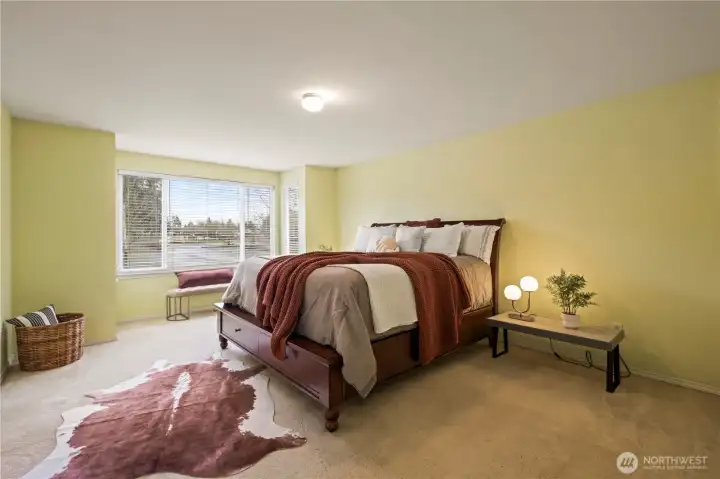 Very large primary suite