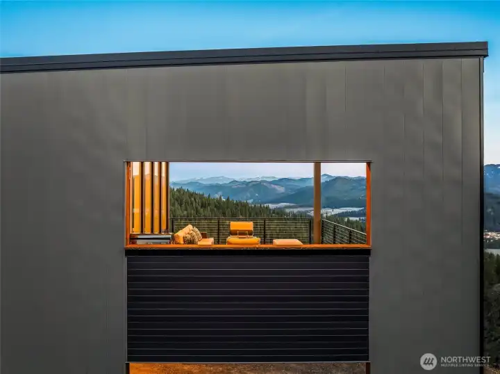 Modern Mountaintop Home