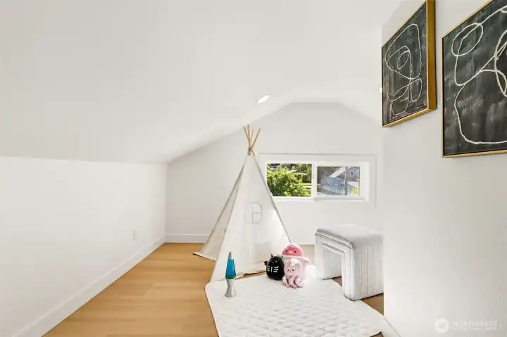 Two additional upstairs bedrooms offering flexible use for guests, work, or hobbies.