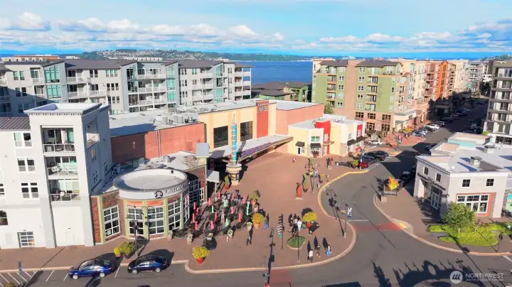 At the north end, Point Ruston transitions into a lively, resort-style village with boutique shopping, dining, entertainment, and waterfront amenities just minutes away.