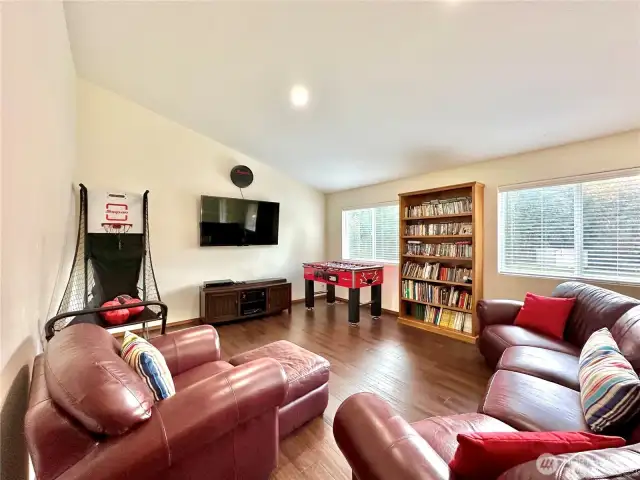 Upstairs loft/bonus room.