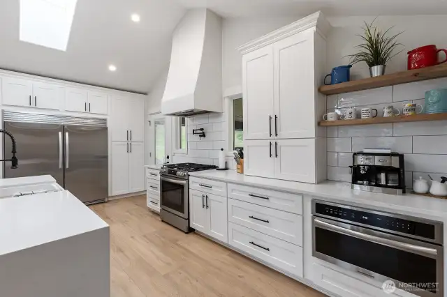 Range Hood, propane stove