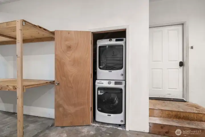 2nd set: Washer and Dryer in garage