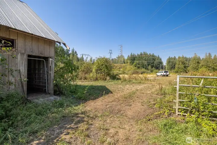 Looking at the large field north of the barn.