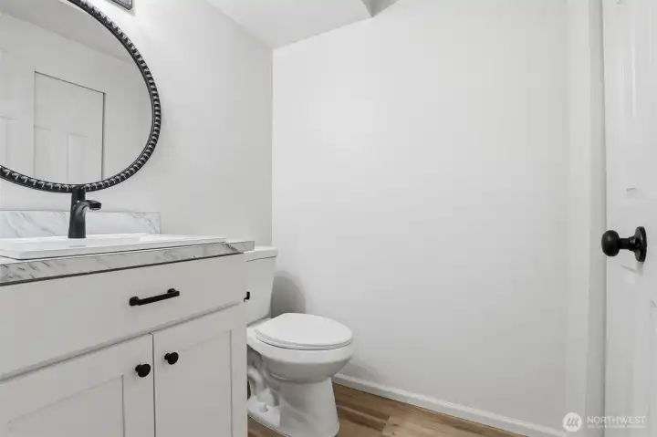 Half bathroom 16216