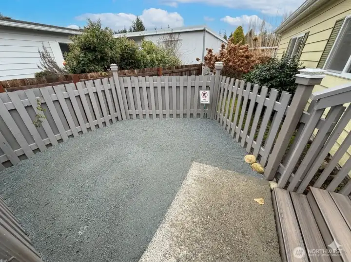 Welcome to Seashore Villa! Private Community Beach & Pool, in desirable Boston Harbor in Olympia, WA