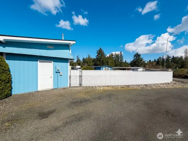 Welcome to Seashore Villa! Private Community Beach & Pool, in desirable Boston Harbor in Olympia, WA