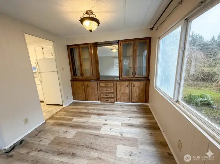 Welcome to Seashore Villa! Private Community Beach & Pool, in desirable Boston Harbor in Olympia, WA