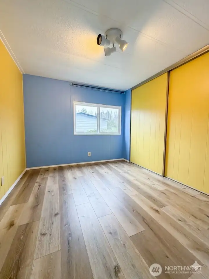 Welcome to Seashore Villa! Private Community Beach & Pool, in desirable Boston Harbor in Olympia, WA