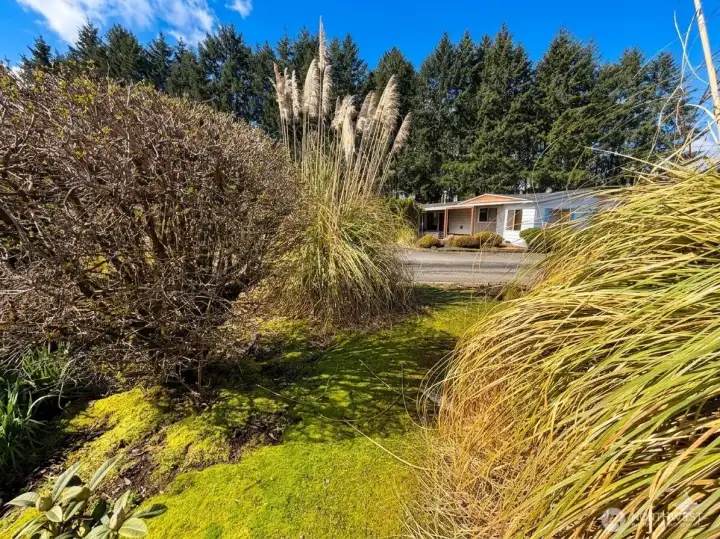 Welcome to Seashore Villa! Private Community Beach & Pool, in desirable Boston Harbor in Olympia, WA
