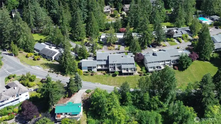 Lakeridge Condominium Overview.