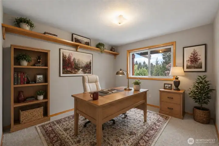 Virtually staged office, so inviting, you will never want to stop working.